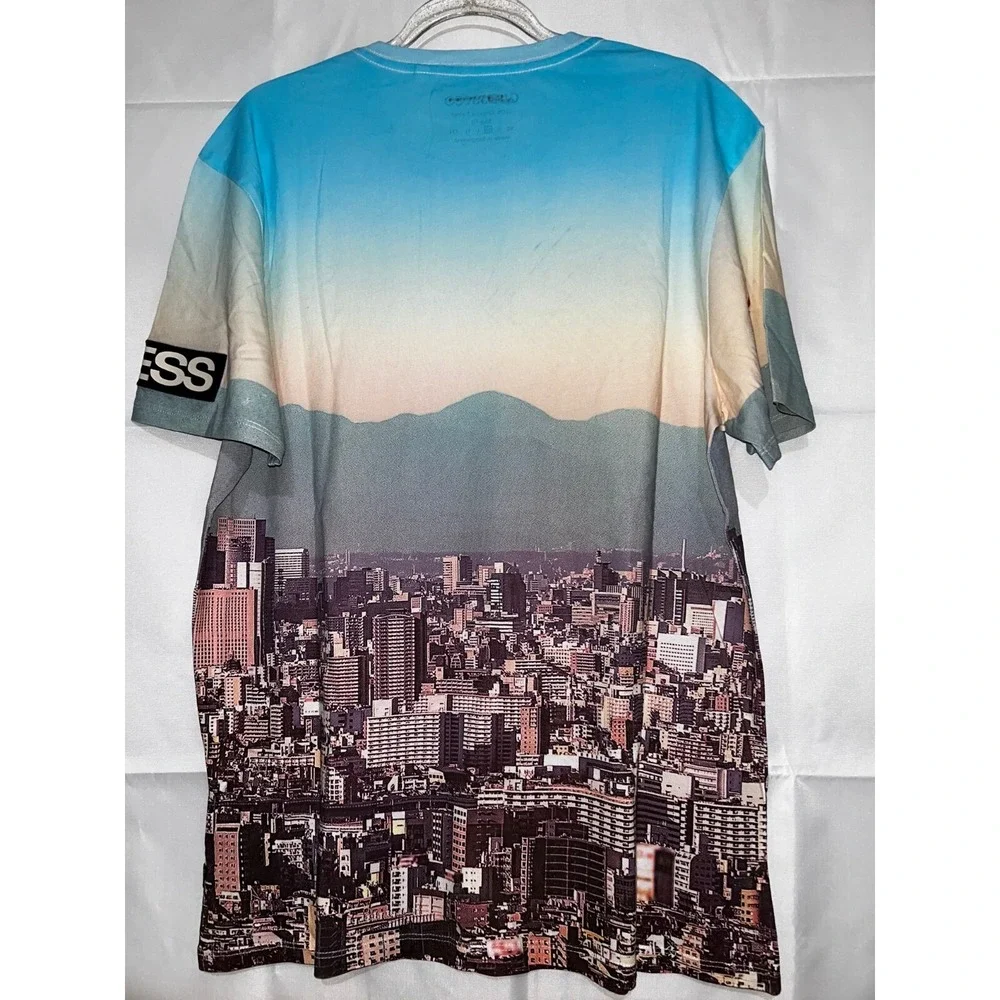 GUESS Men's Eco Tokyo Cityscape T-Shirt Small - Picture 6 of 6